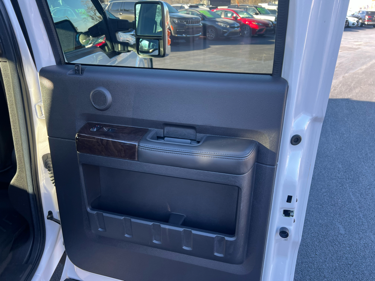 Ford Super Duty F-350 DRW 2WD Crew Cab 172" Platinum 2016