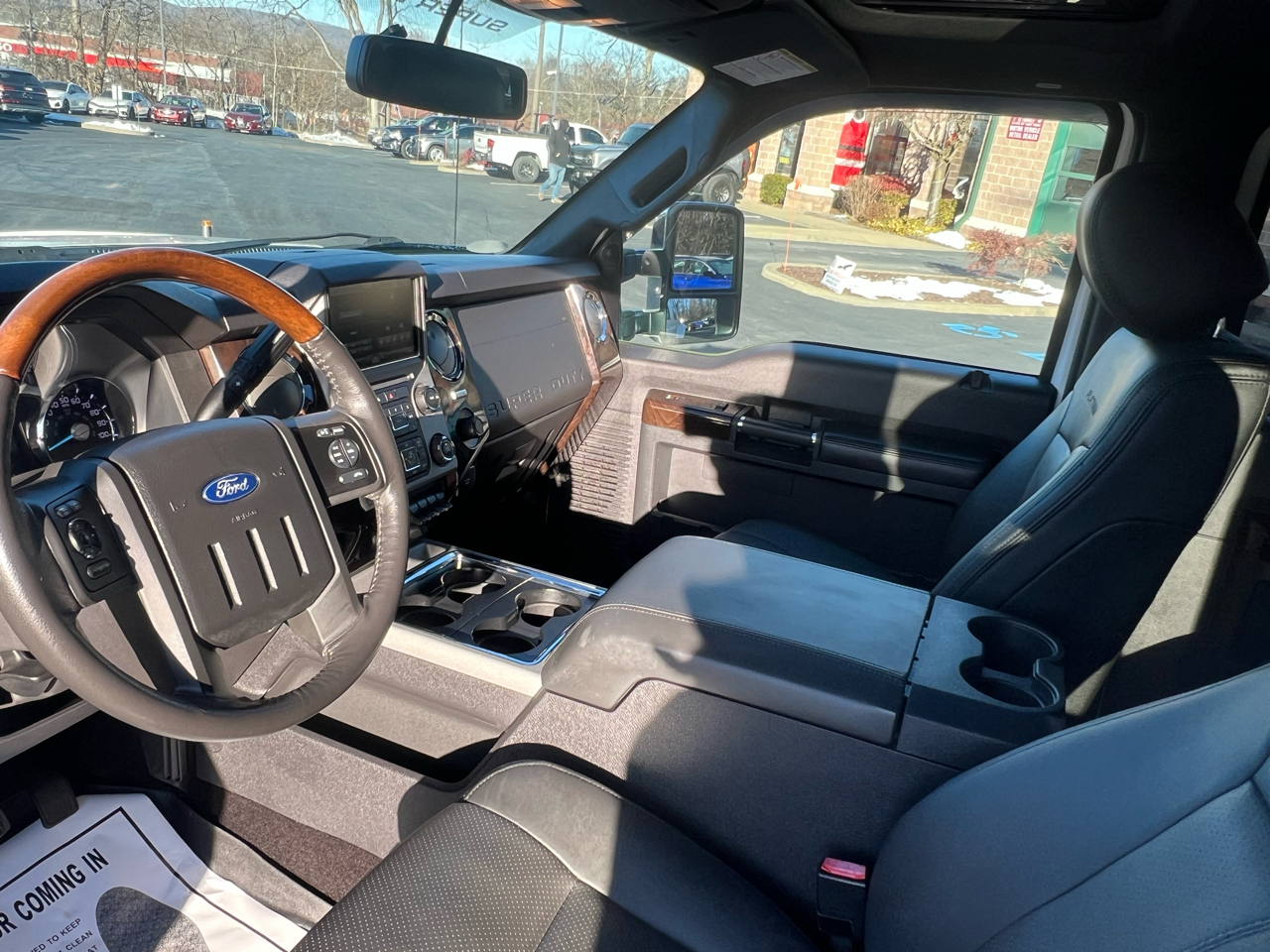 Ford Super Duty F-350 DRW 2WD Crew Cab 172" Platinum 2016