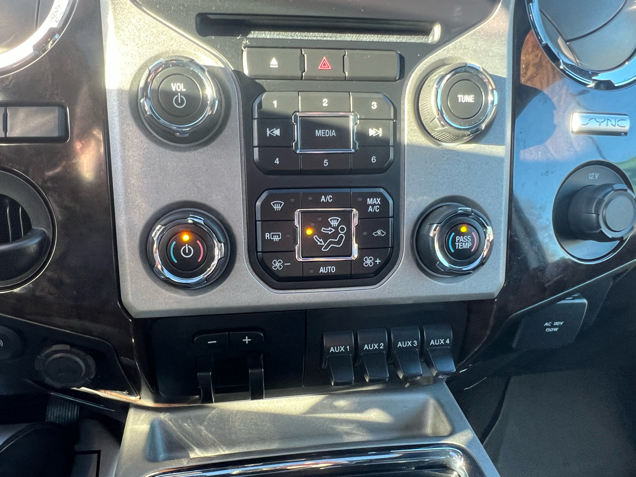 Ford Super Duty F-350 DRW 2WD Crew Cab 172" Platinum 2016