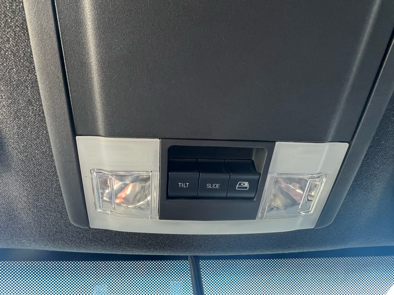 Ford Super Duty F-350 DRW 2WD Crew Cab 172" Platinum 2016