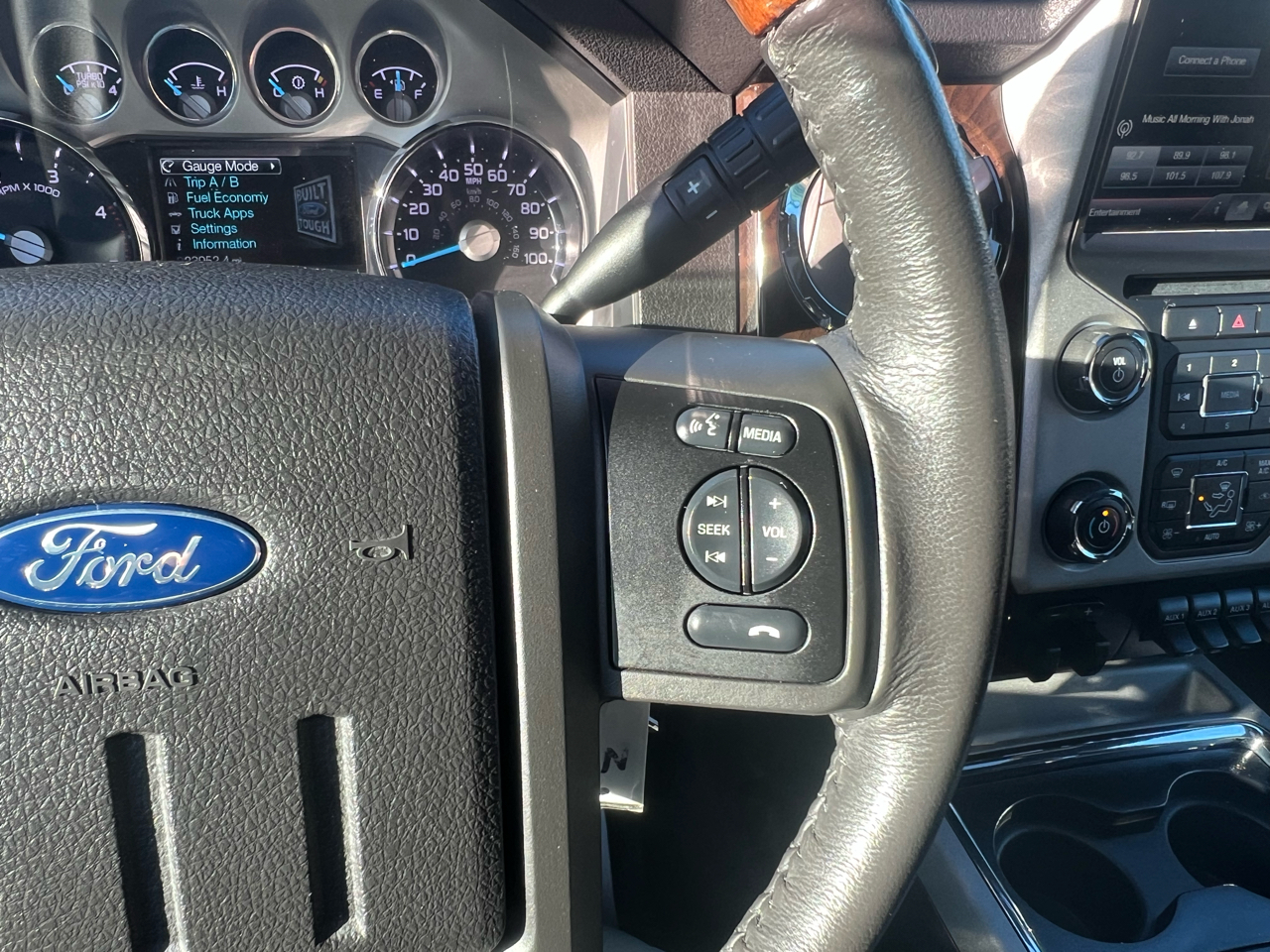 Ford Super Duty F-350 DRW 2WD Crew Cab 172" Platinum 2016