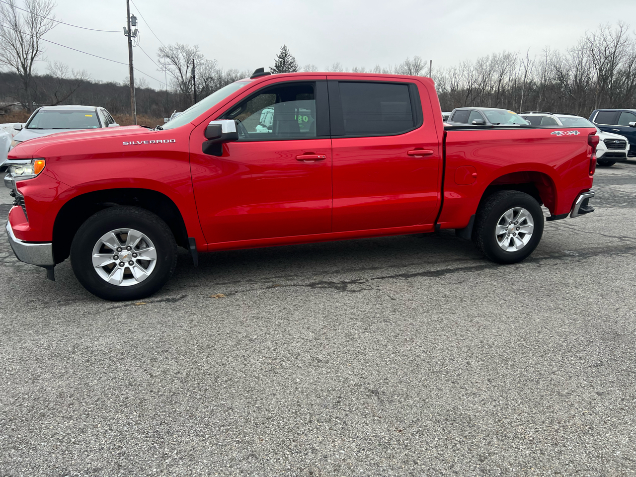 Chevrolet Silverado 1500 4WD Crew Cab 147" LT w/1LT 2025