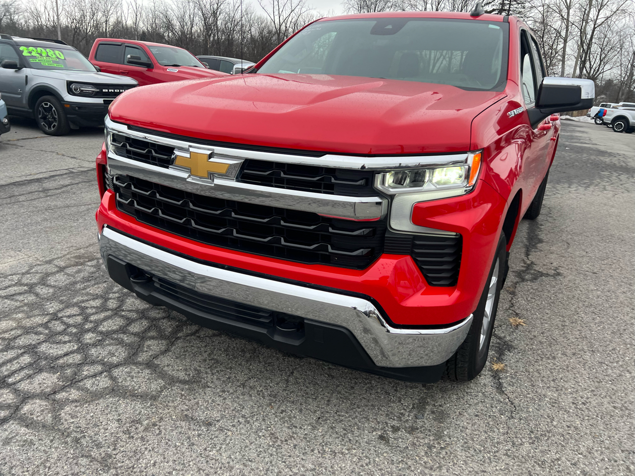 Chevrolet Silverado 1500 4WD Crew Cab 147" LT w/1LT 2025
