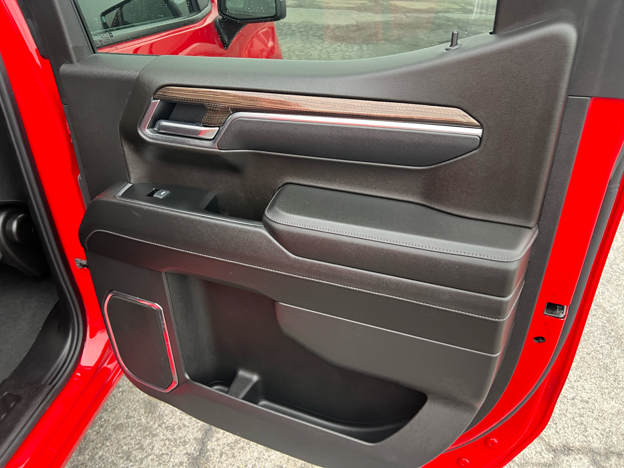 Chevrolet Silverado 1500 4WD Crew Cab 147" LT w/1LT 2025