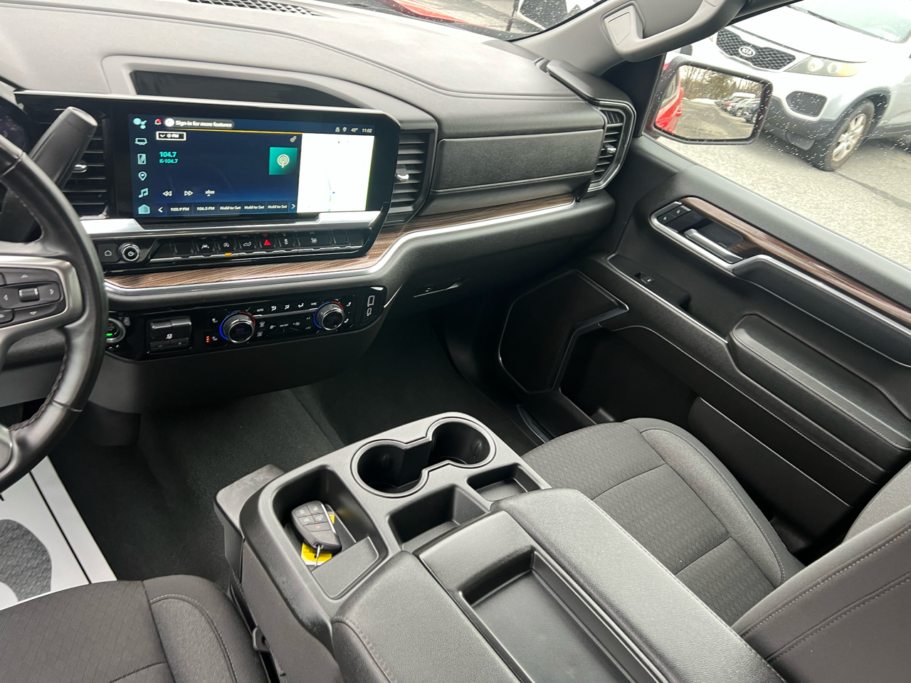 Chevrolet Silverado 1500 4WD Crew Cab 147" LT w/1LT 2025