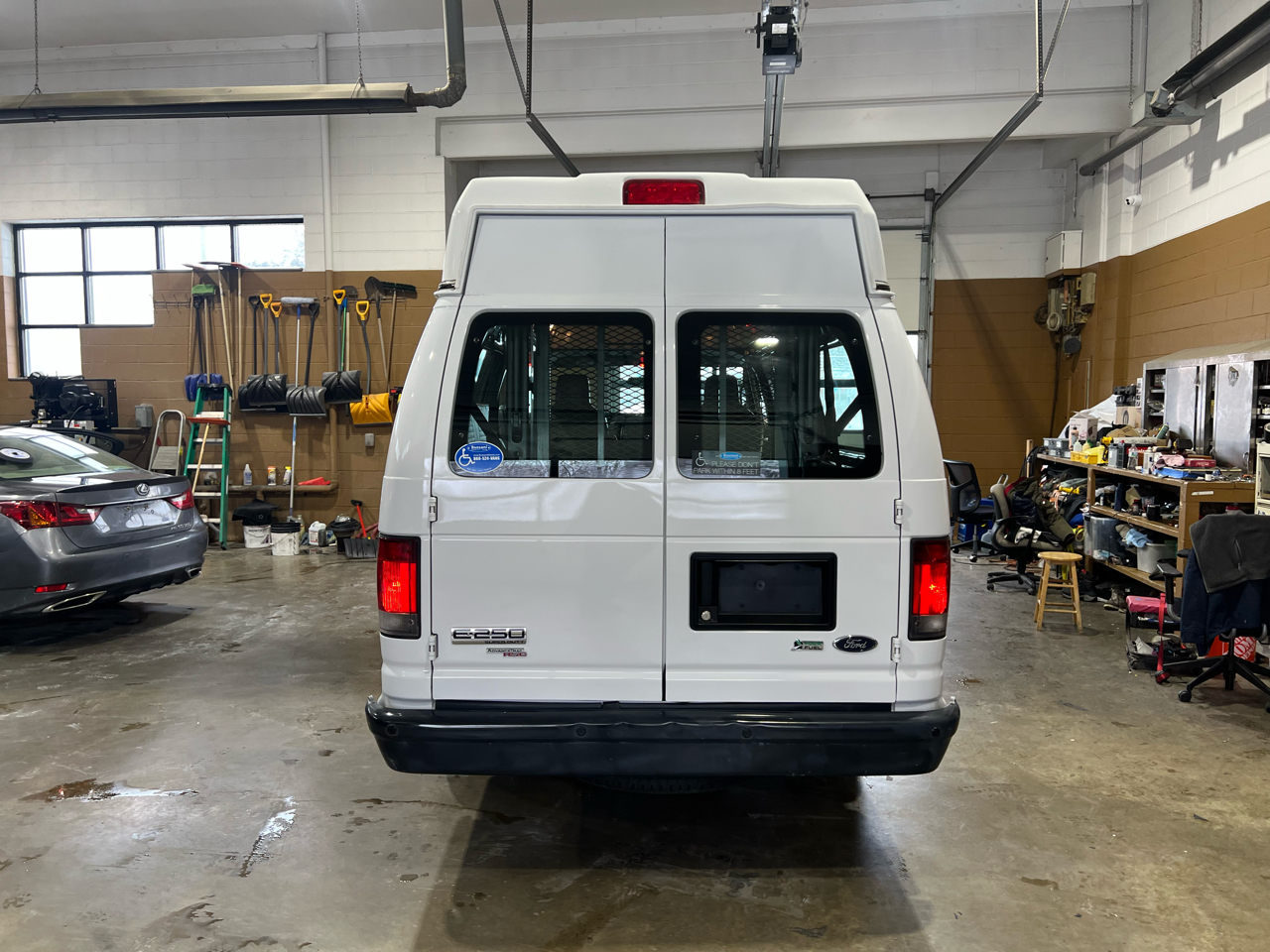 Ford Econoline Cargo Van E-250 Ext Recreational 2014