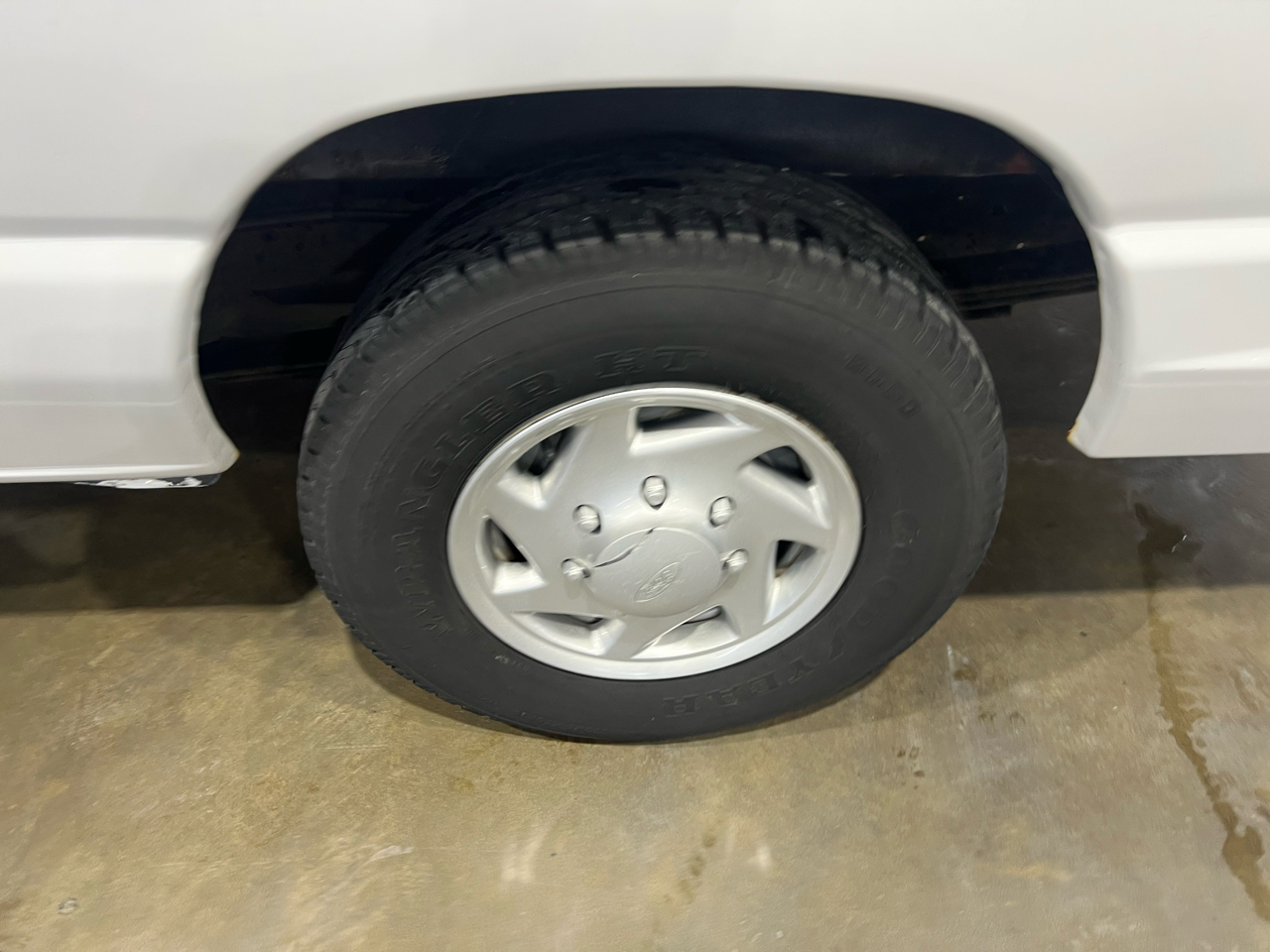 Ford Econoline Cargo Van E-250 Ext Recreational 2014