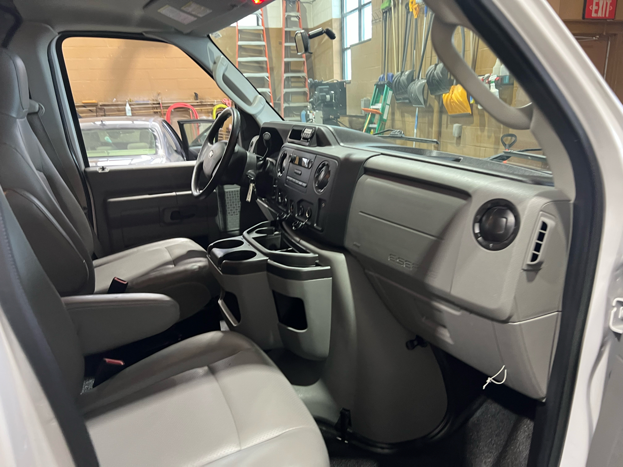 Ford Econoline Cargo Van E-250 Ext Recreational 2014