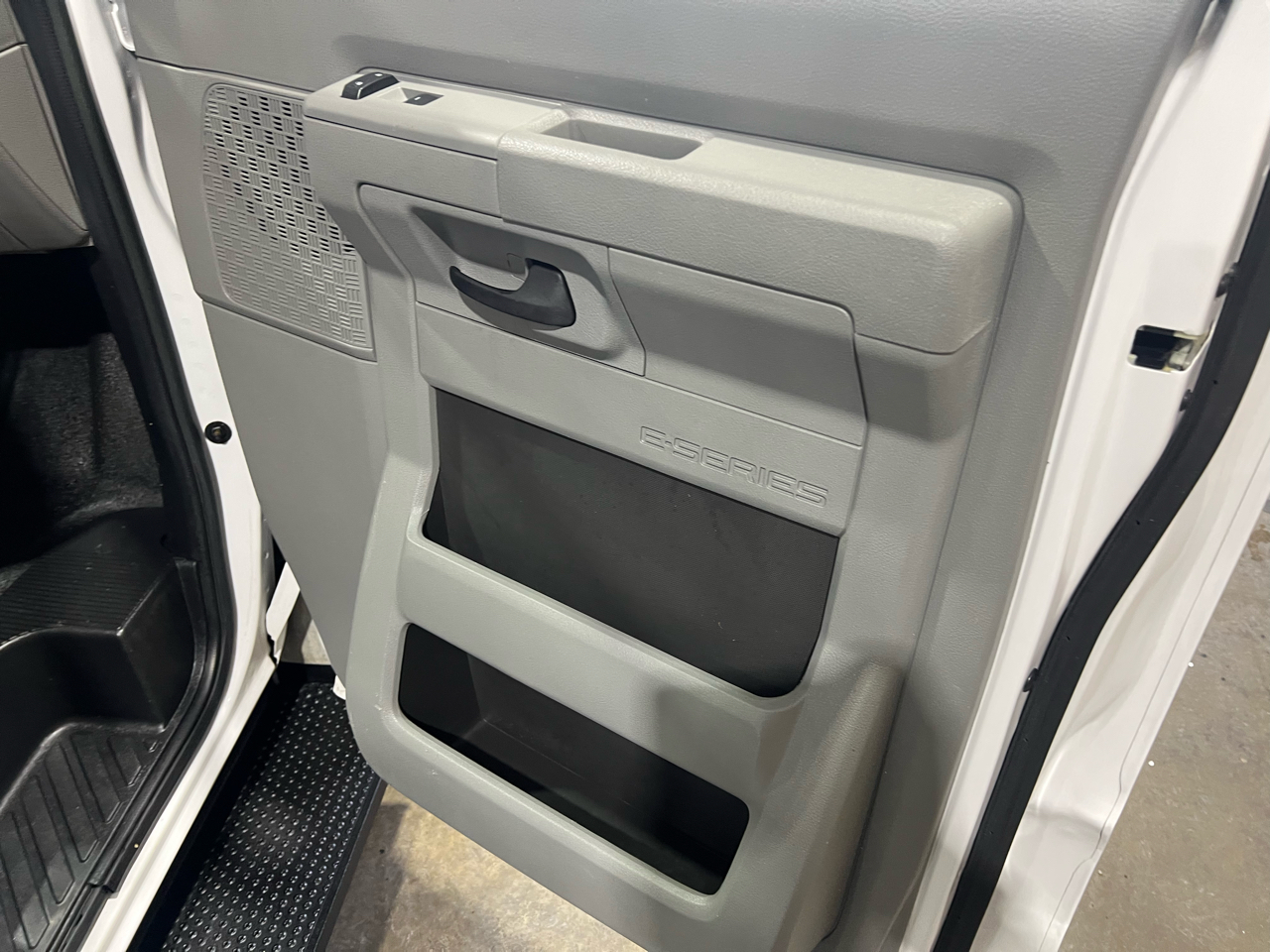 Ford Econoline Cargo Van E-250 Ext Recreational 2014