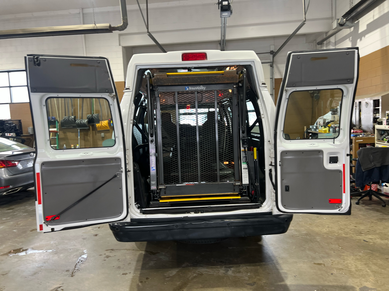 Ford Econoline Cargo Van E-250 Ext Recreational 2014