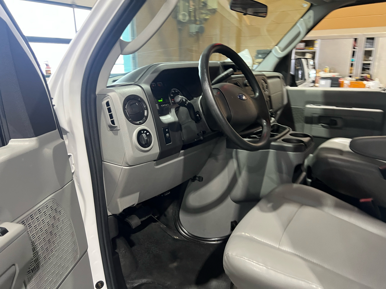 Ford Econoline Cargo Van E-250 Ext Recreational 2014