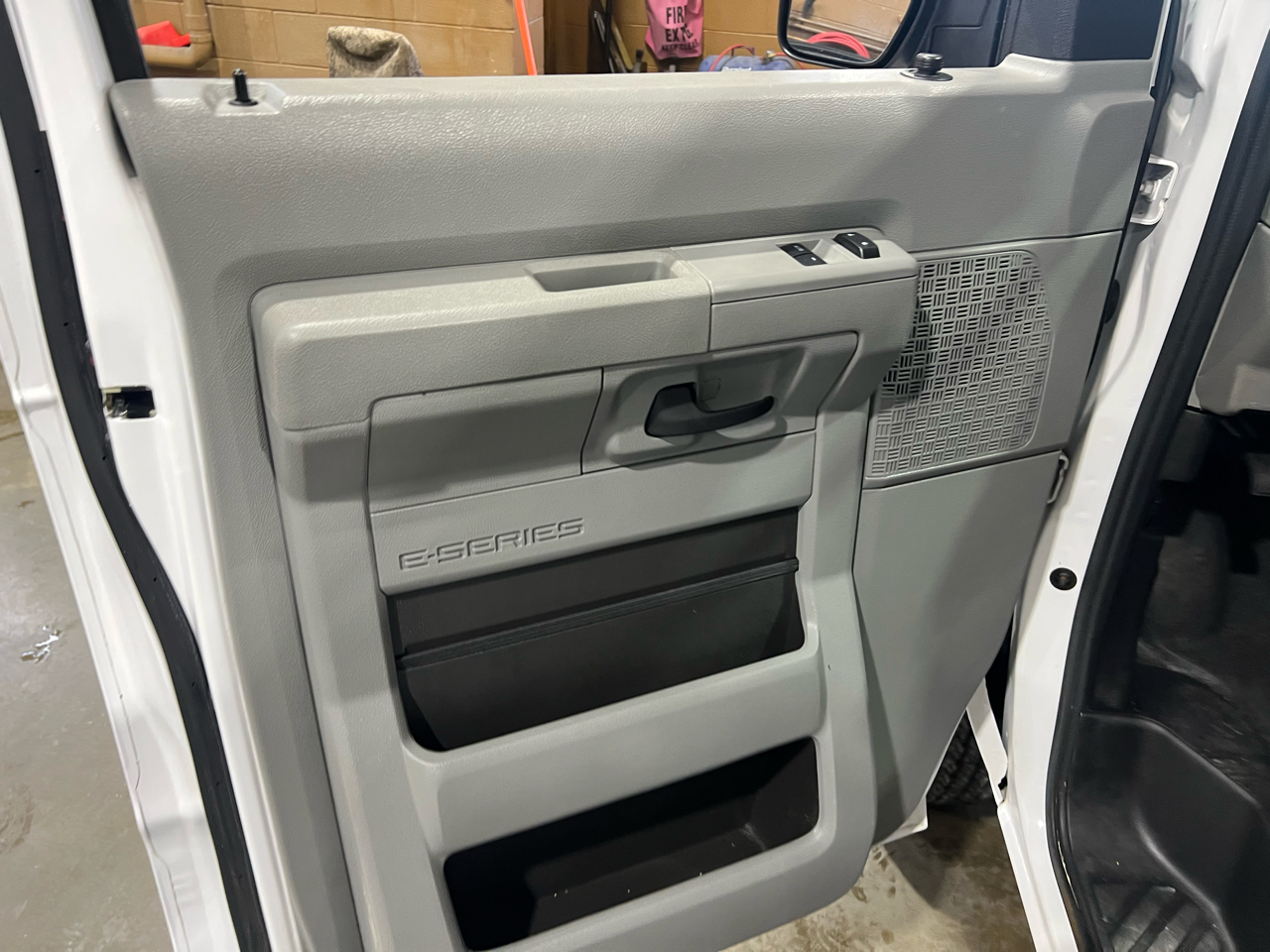 Ford Econoline Cargo Van E-250 Ext Recreational 2014