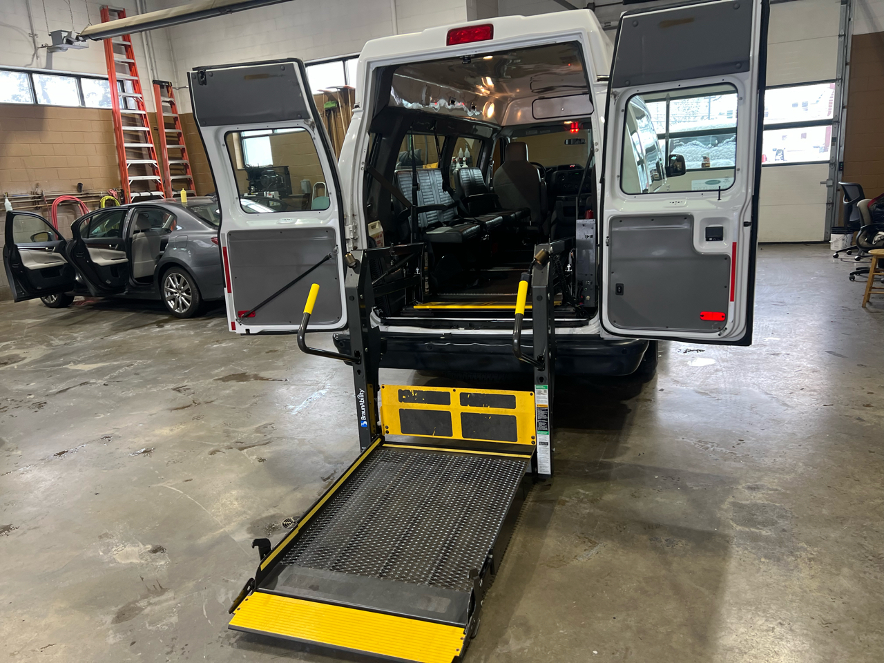 Ford Econoline Cargo Van E-250 Ext Recreational 2014