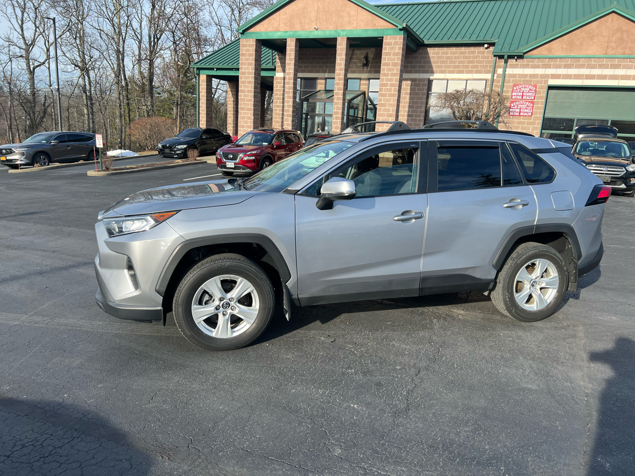 Toyota RAV4 XLE AWD (Natl) 2019