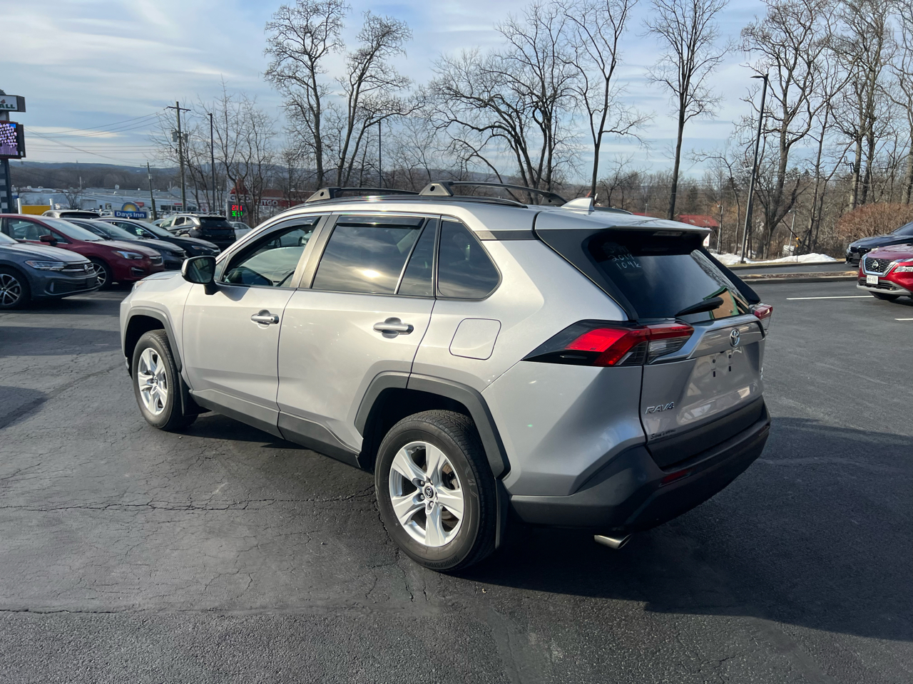Toyota RAV4 XLE AWD (Natl) 2019