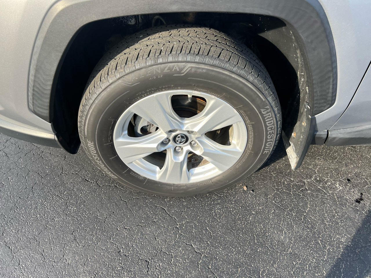 Toyota RAV4 XLE AWD (Natl) 2019