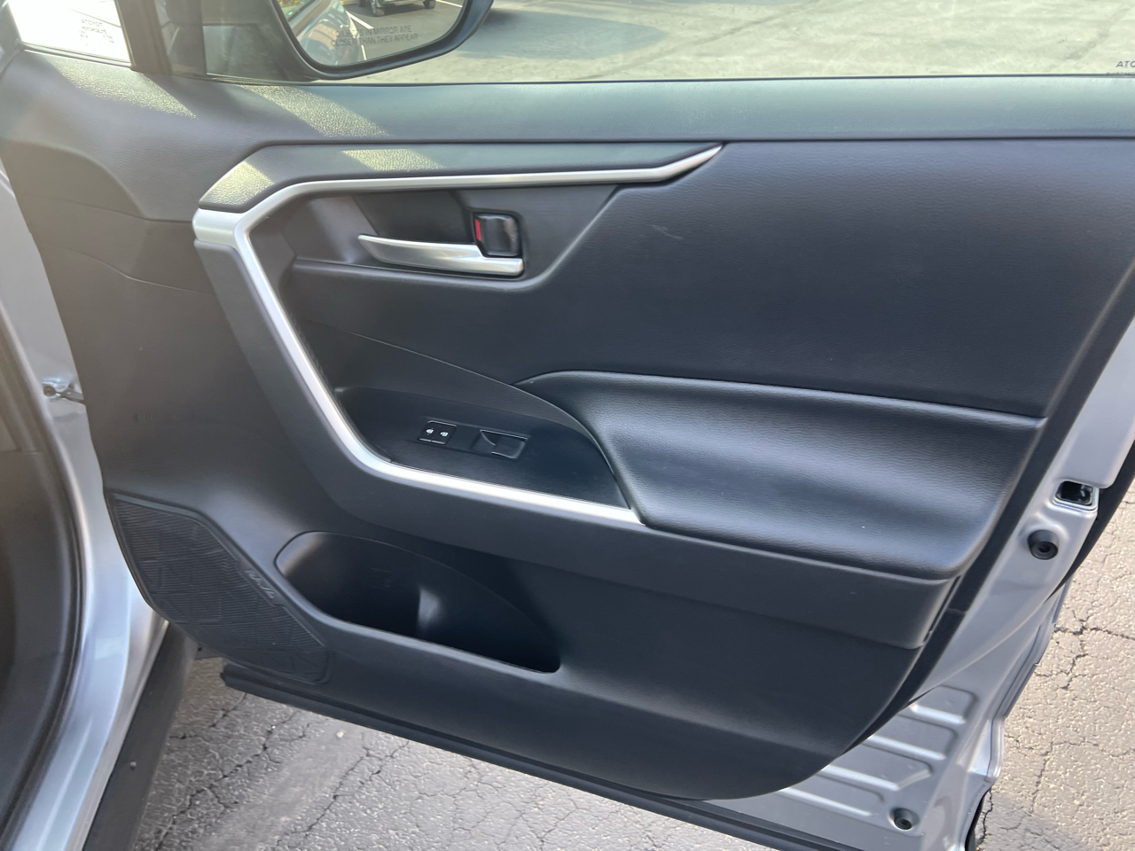 Toyota RAV4 XLE AWD (Natl) 2019