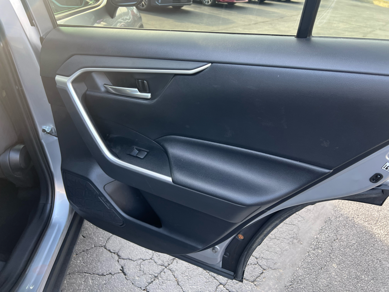 Toyota RAV4 XLE AWD (Natl) 2019