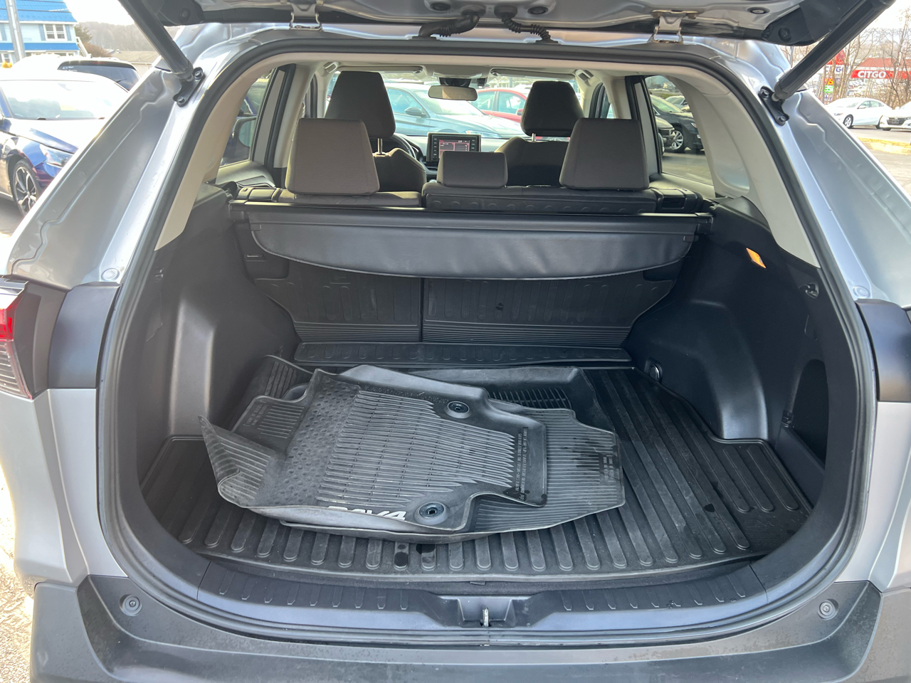 Toyota RAV4 XLE AWD (Natl) 2019