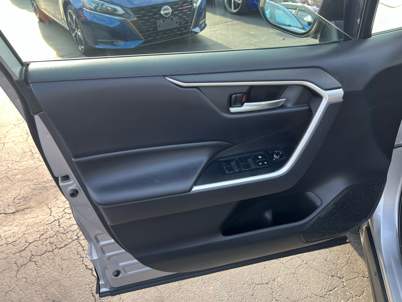 Toyota RAV4 XLE AWD (Natl) 2019