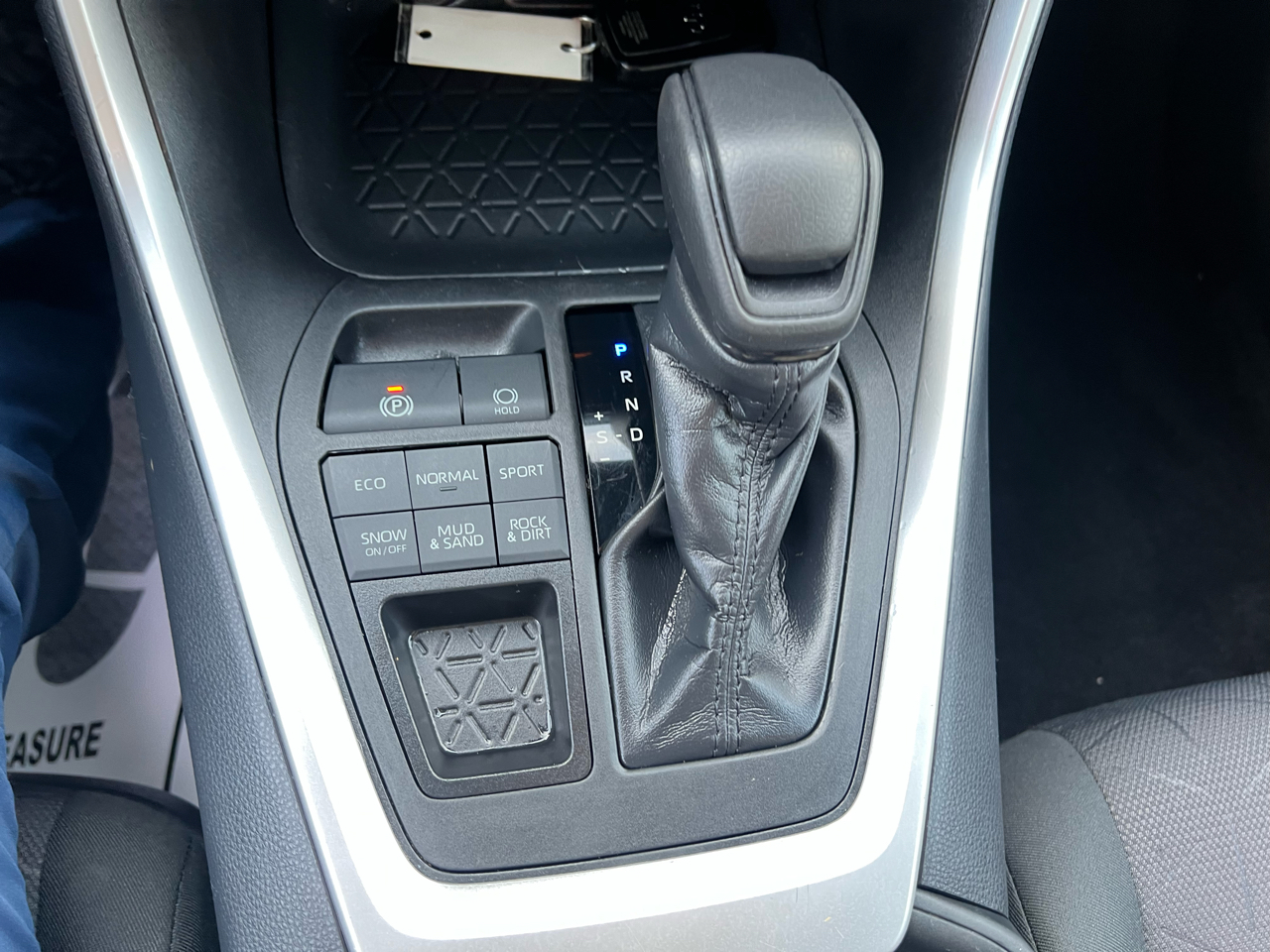 Toyota RAV4 XLE AWD (Natl) 2019