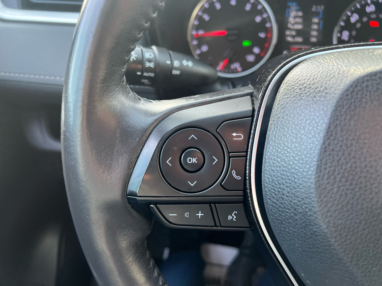 Toyota RAV4 XLE AWD (Natl) 2019