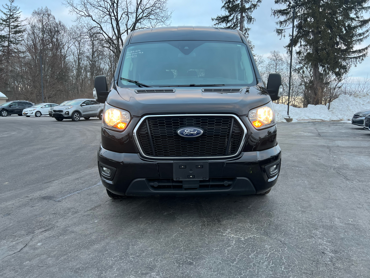 Ford Transit Passenger Wagon T-350 148" Med Roof XLT RWD 2024