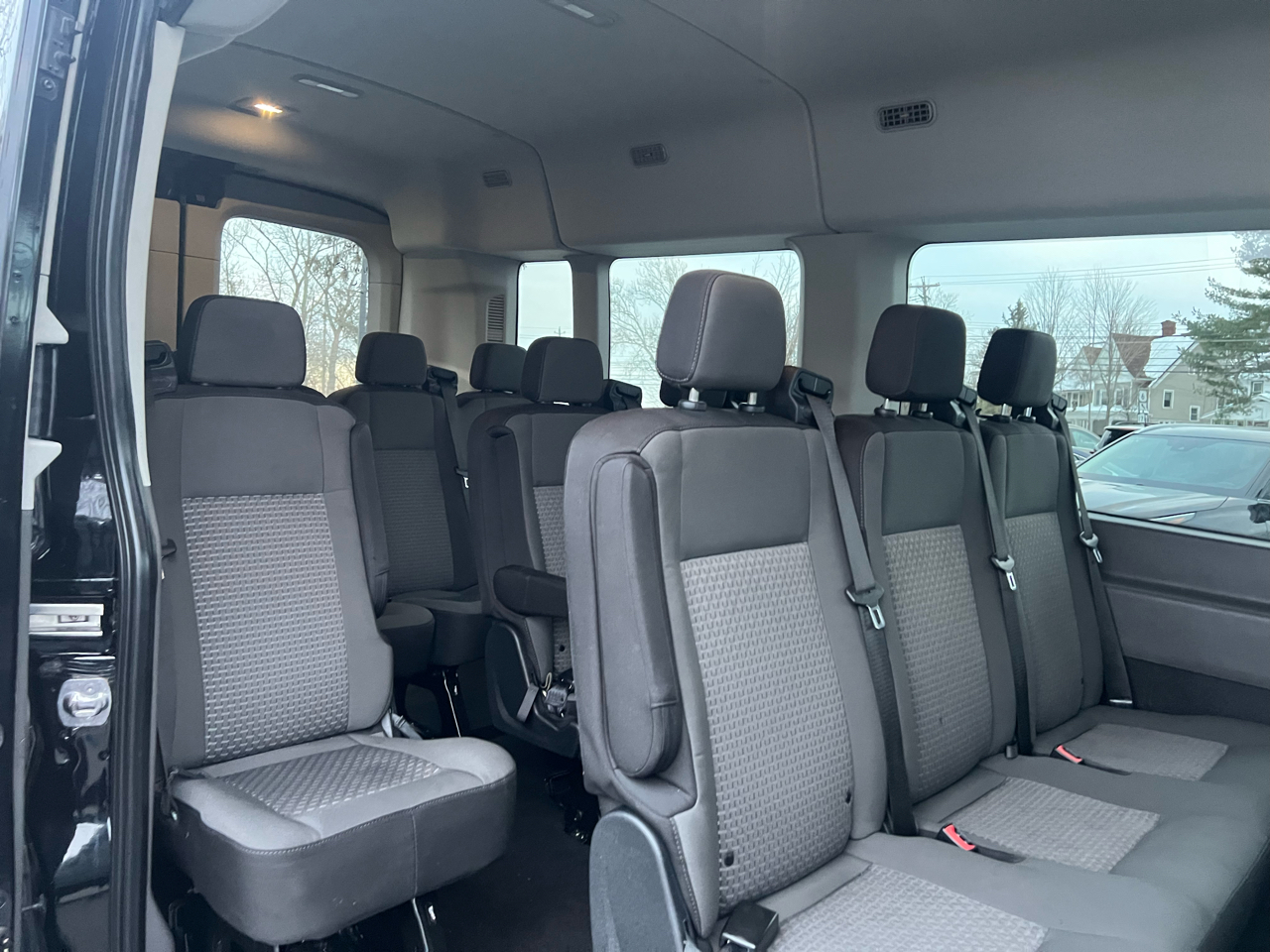 Ford Transit Passenger Wagon T-350 148" Med Roof XLT RWD 2024