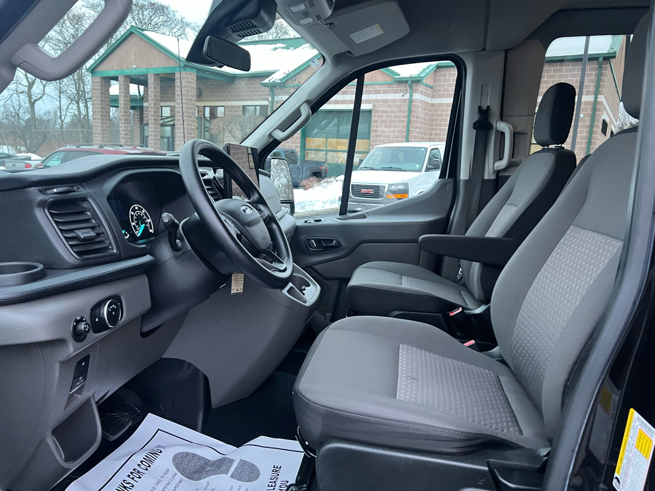 Ford Transit Passenger Wagon T-350 148" Med Roof XLT RWD 2024