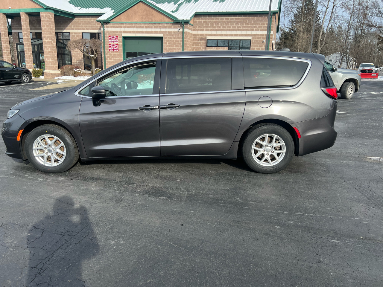 Chrysler Pacifica Touring L FWD 2023