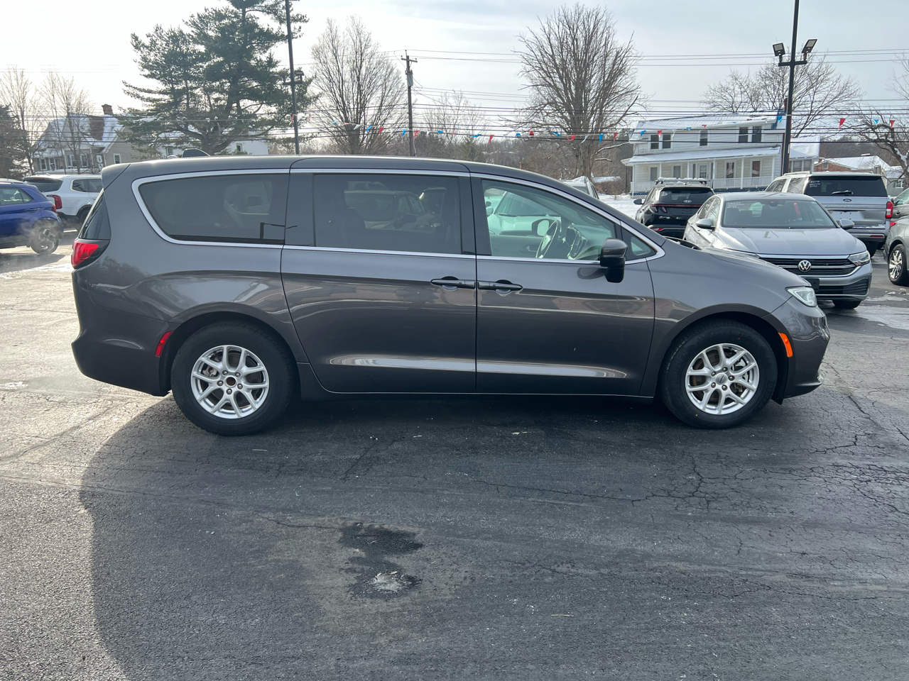 Chrysler Pacifica Touring L FWD 2023