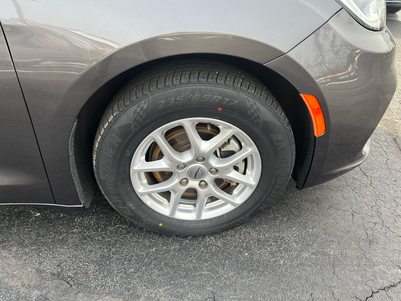 Chrysler Pacifica Touring L FWD 2023