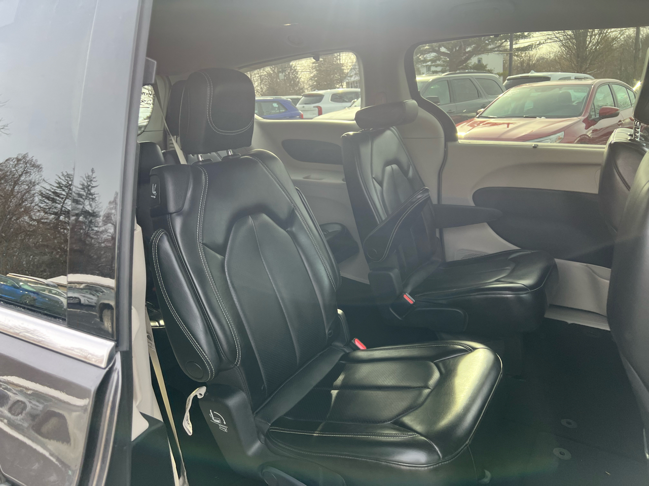 Chrysler Pacifica Touring L FWD 2023