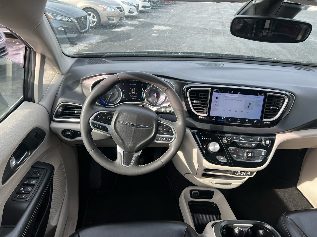 Chrysler Pacifica Touring L FWD 2023