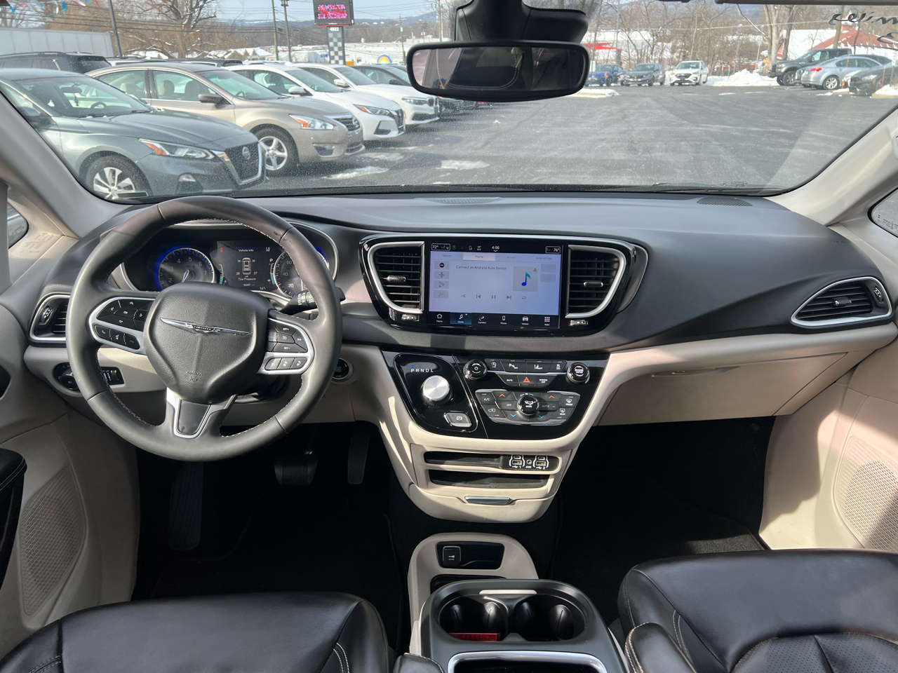 Chrysler Pacifica Touring L FWD 2023