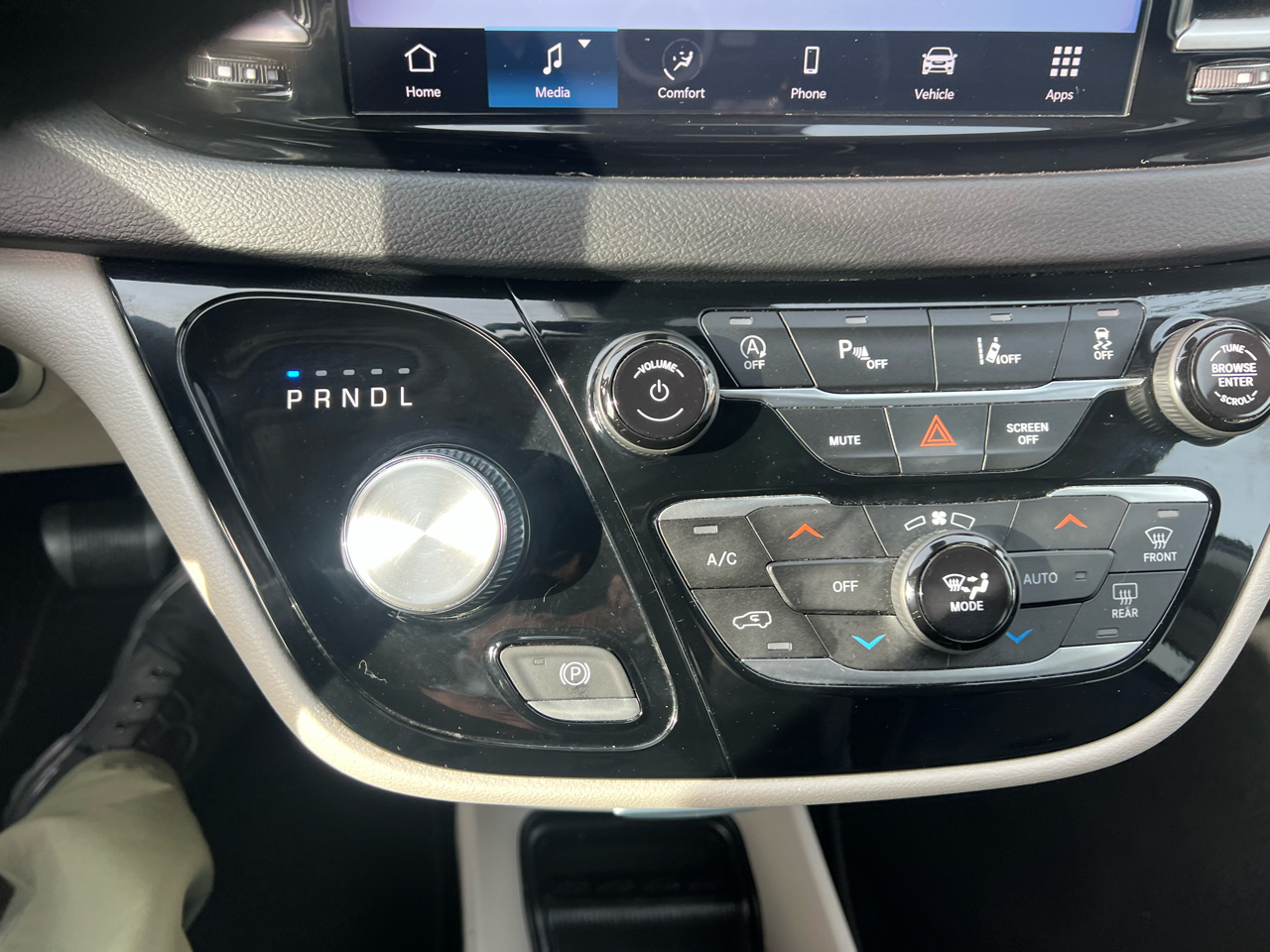 Chrysler Pacifica Touring L FWD 2023