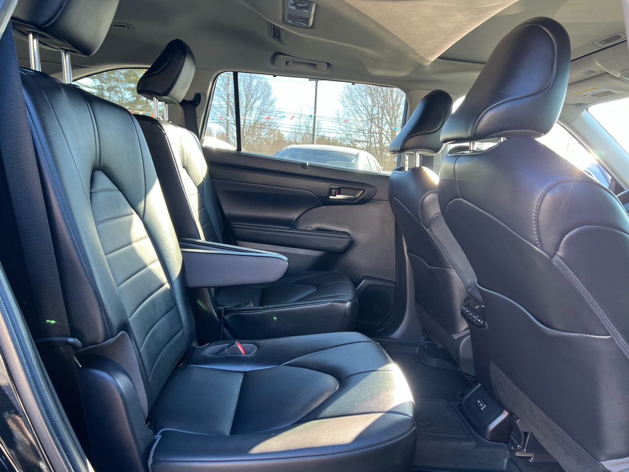 Toyota Highlander XLE AWD (Natl) 2022