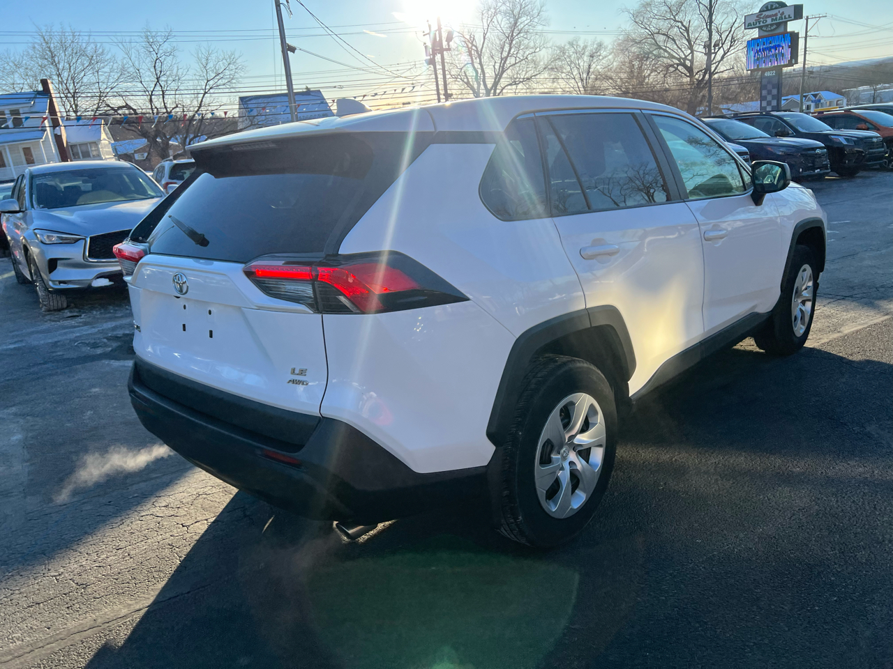 Toyota RAV4 LE AWD (Natl) 2022