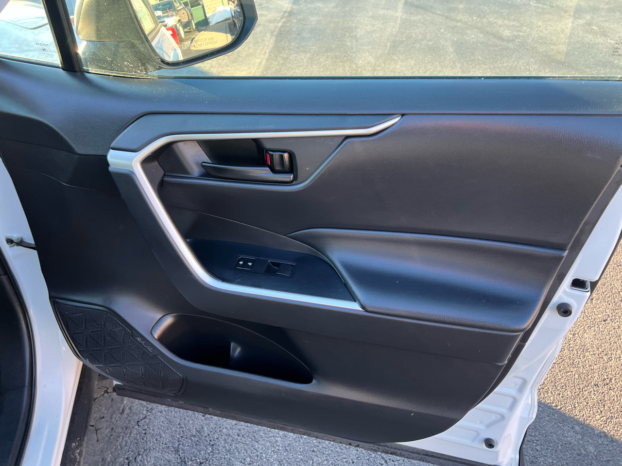 Toyota RAV4 LE AWD (Natl) 2022