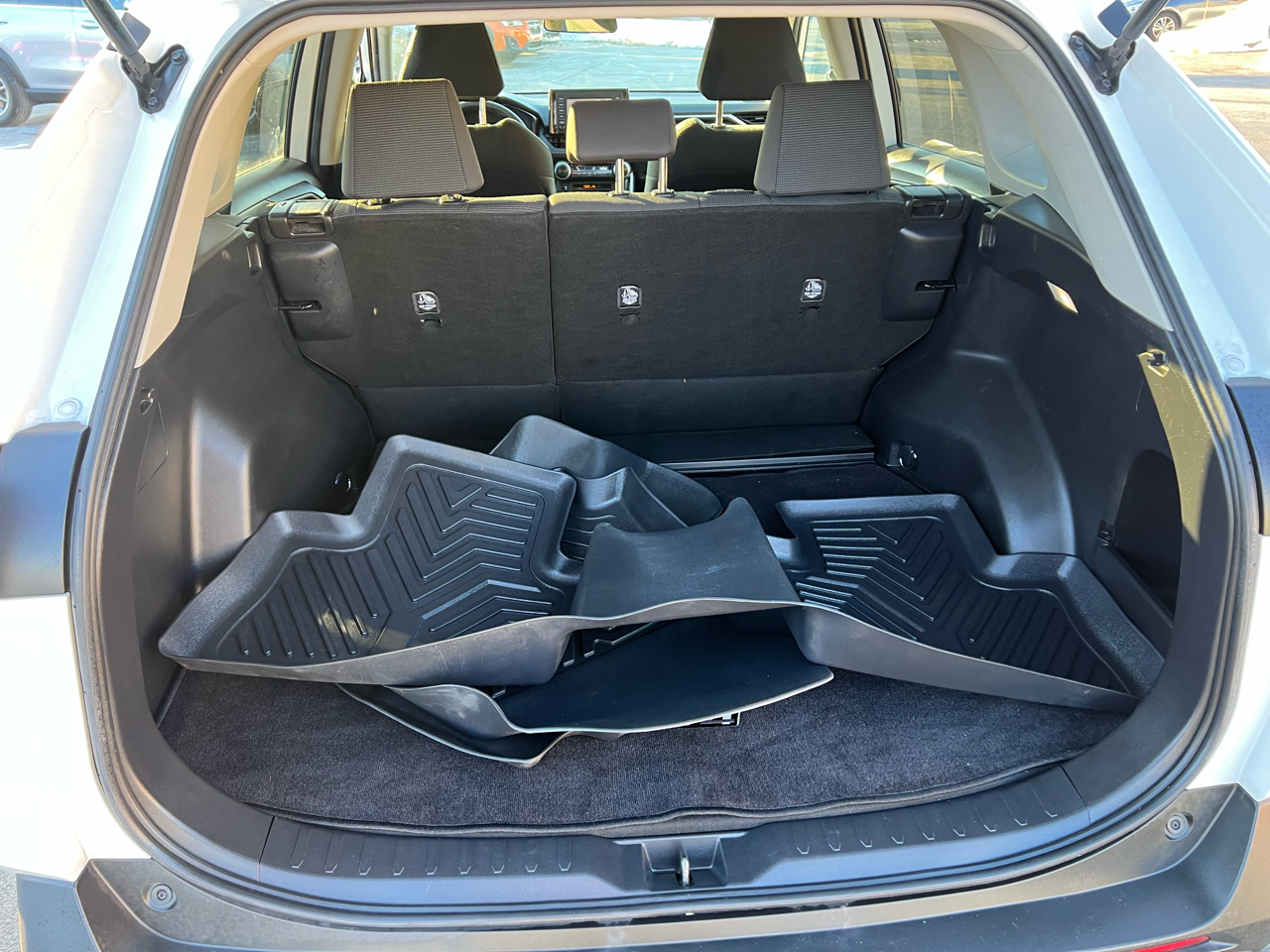 Toyota RAV4 LE AWD (Natl) 2022