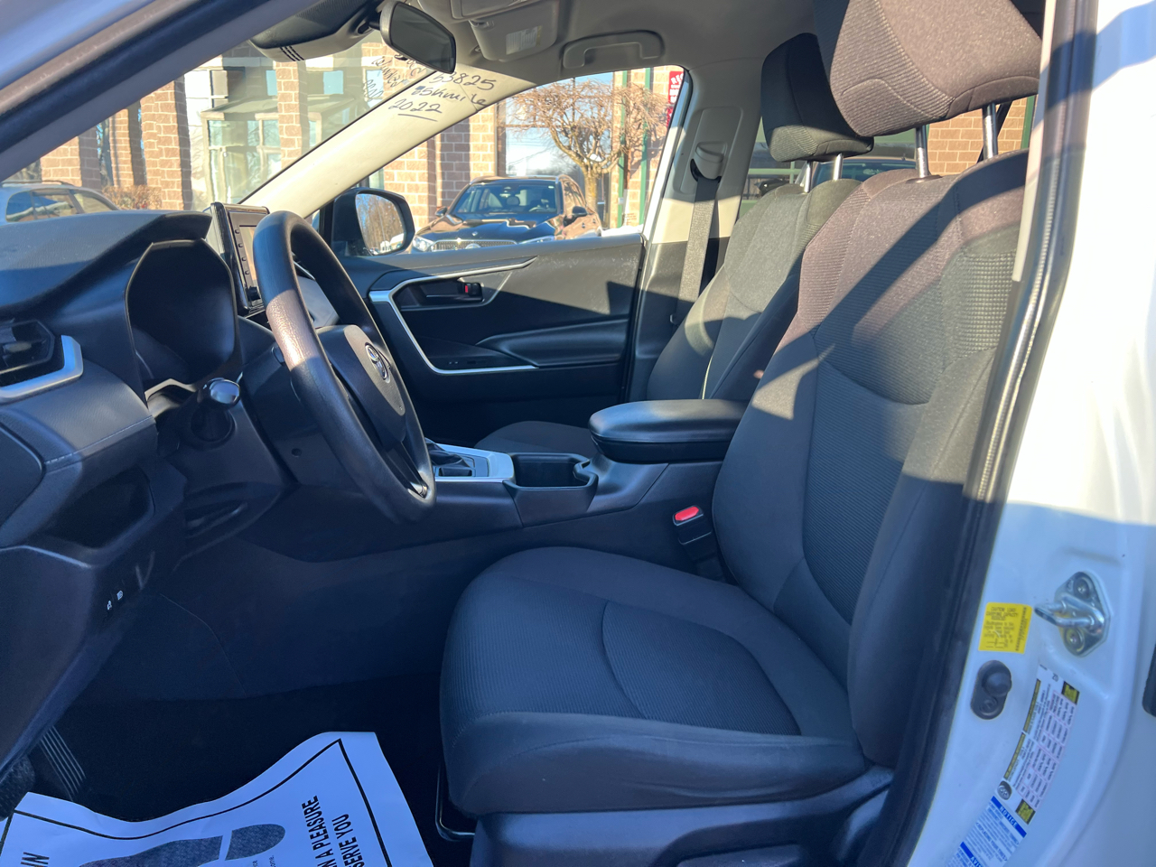 Toyota RAV4 LE AWD (Natl) 2022