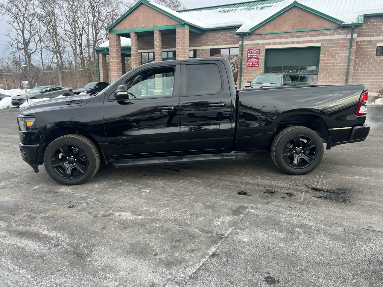 RAM 1500 Big Horn 4x4 Quad Cab 6'4" Box 2022