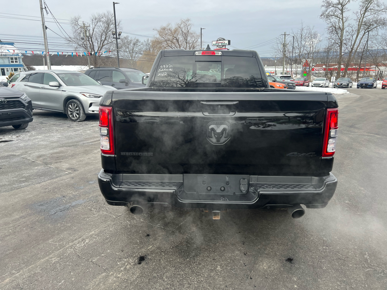 RAM 1500 Big Horn 4x4 Quad Cab 6'4" Box 2022