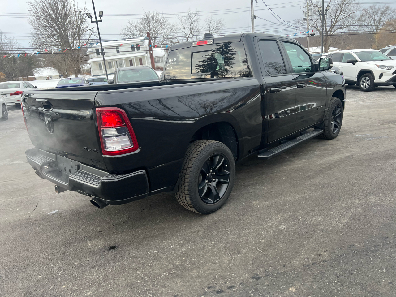 RAM 1500 Big Horn 4x4 Quad Cab 6'4" Box 2022