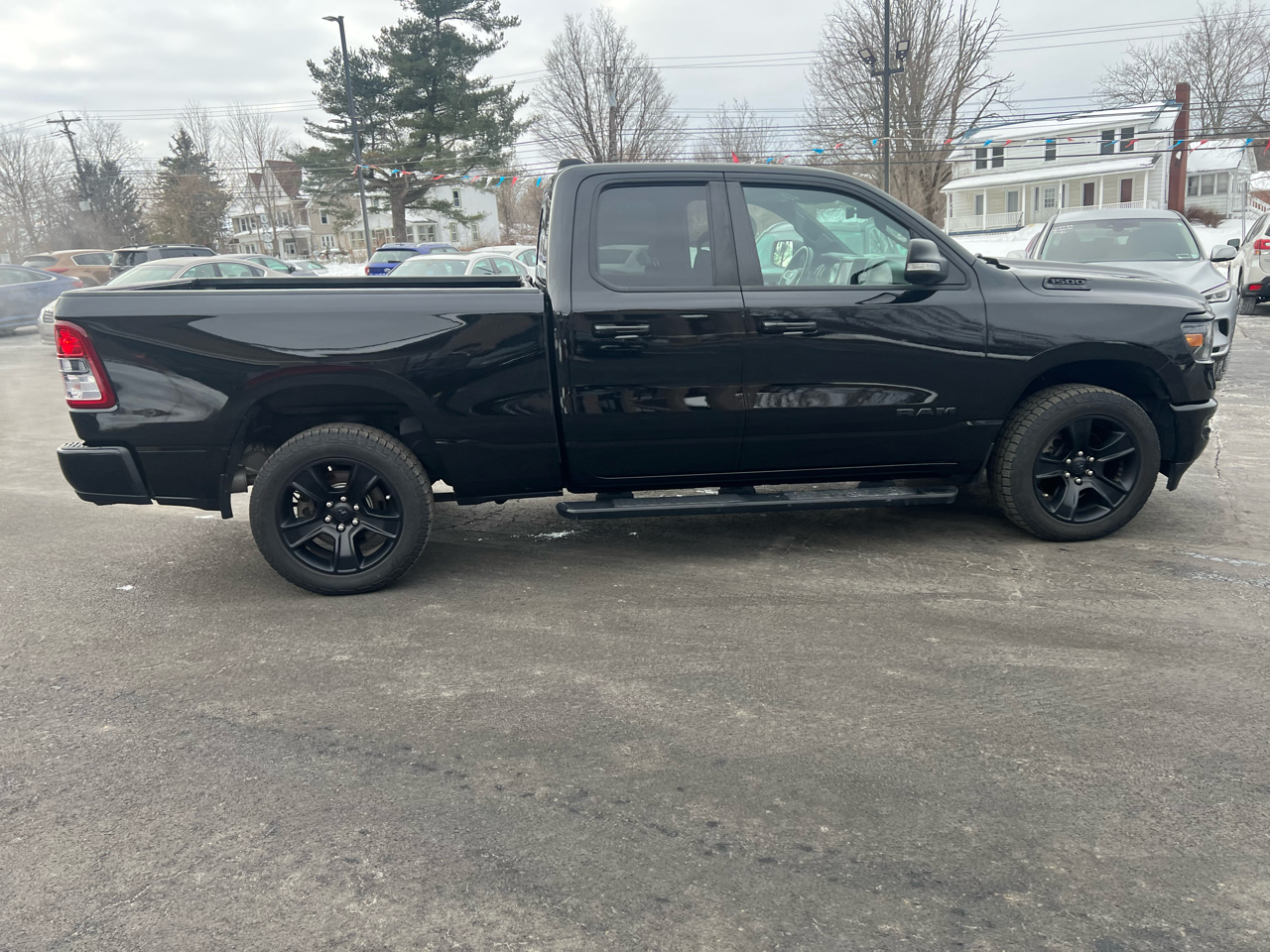 RAM 1500 Big Horn 4x4 Quad Cab 6'4" Box 2022