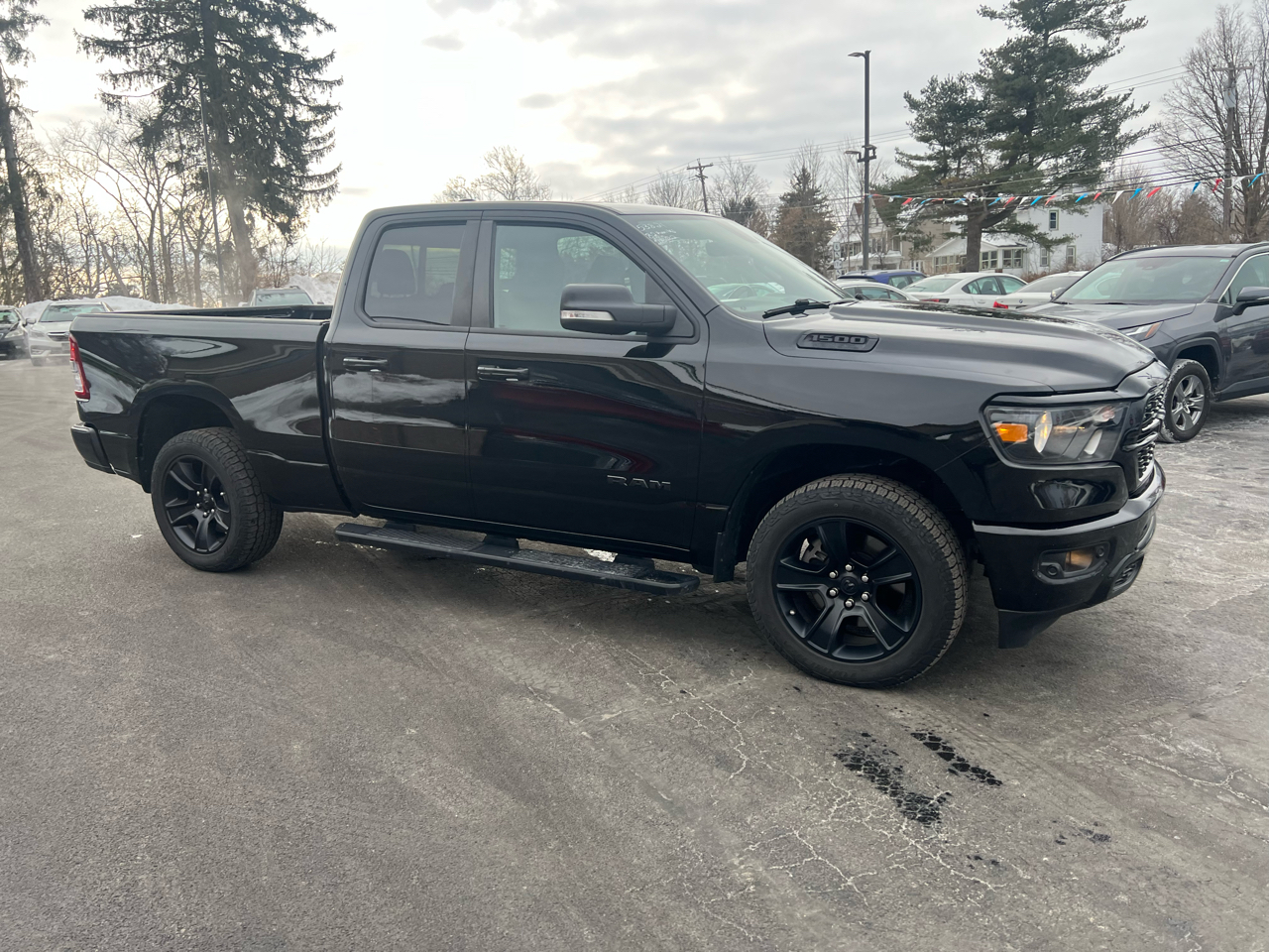 RAM 1500 Big Horn 4x4 Quad Cab 6'4" Box 2022