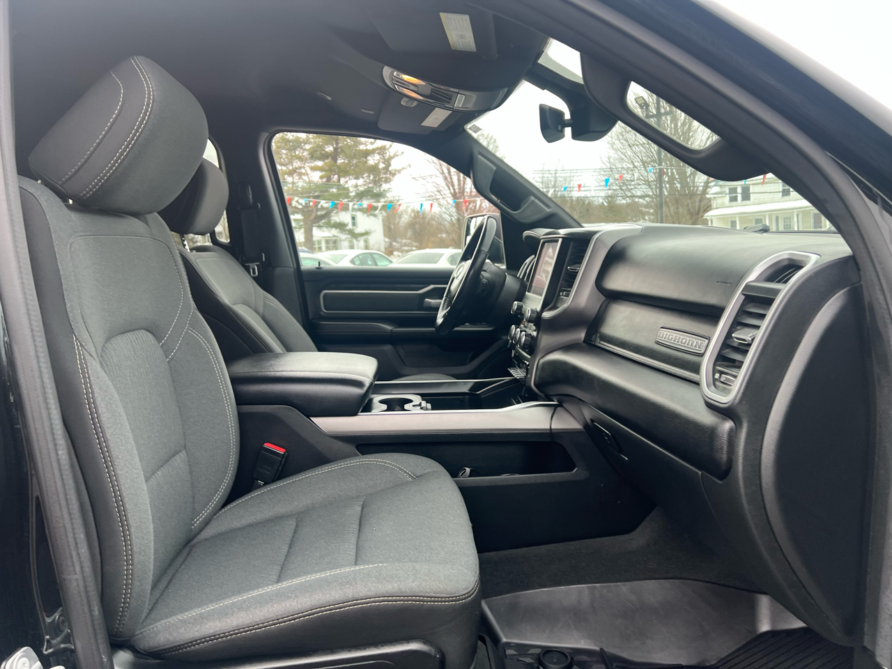 RAM 1500 Big Horn 4x4 Quad Cab 6'4" Box 2022