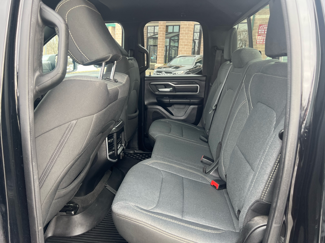 RAM 1500 Big Horn 4x4 Quad Cab 6'4" Box 2022