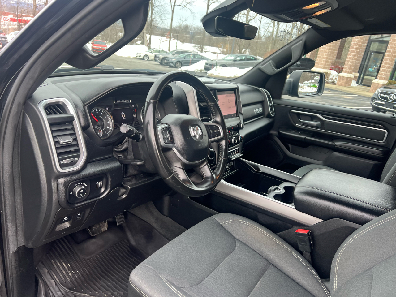 RAM 1500 Big Horn 4x4 Quad Cab 6'4" Box 2022