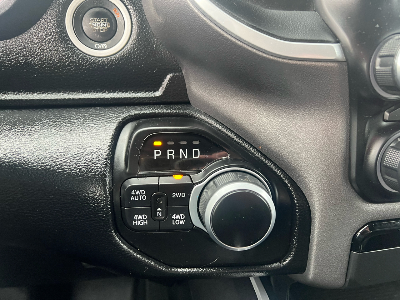 RAM 1500 Big Horn 4x4 Quad Cab 6'4" Box 2022